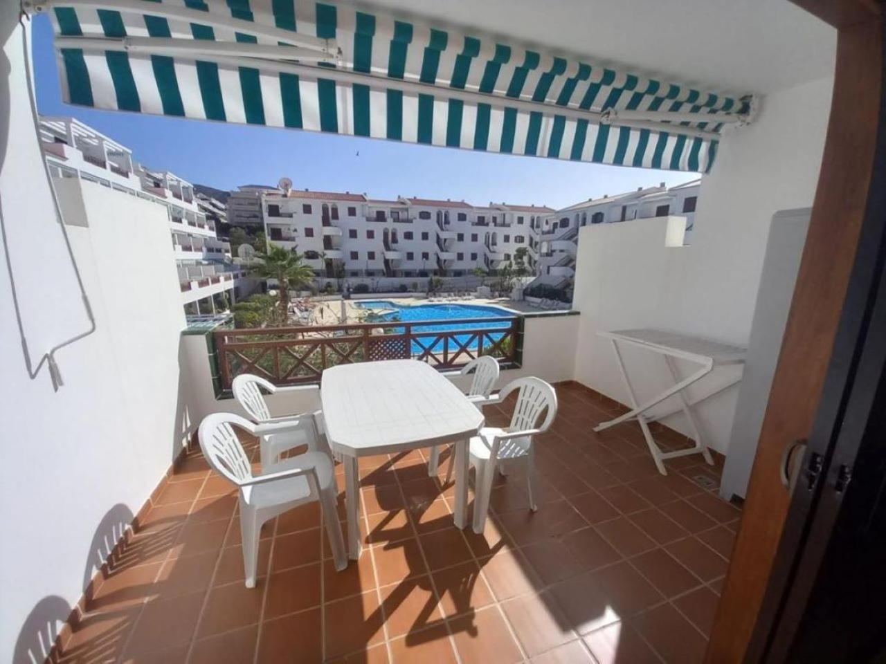 Victoria Court 2 - Lovely Apartment 65 Los Cristianos  Kültér fotó