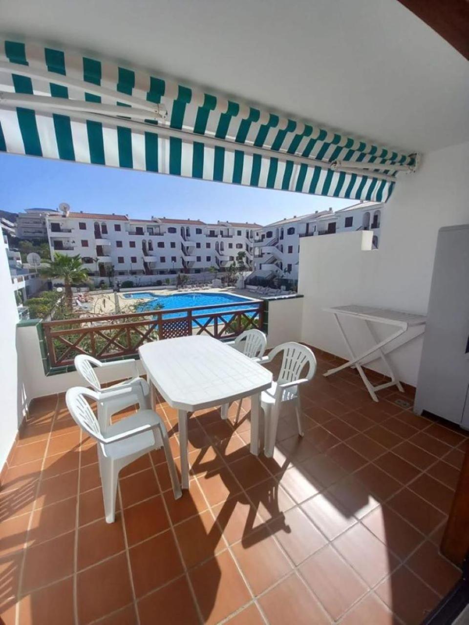 Victoria Court 2 - Lovely Apartment 65 Los Cristianos  Kültér fotó