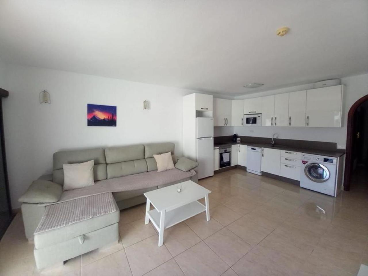 Victoria Court 2 - Lovely Apartment 65 Los Cristianos  Kültér fotó